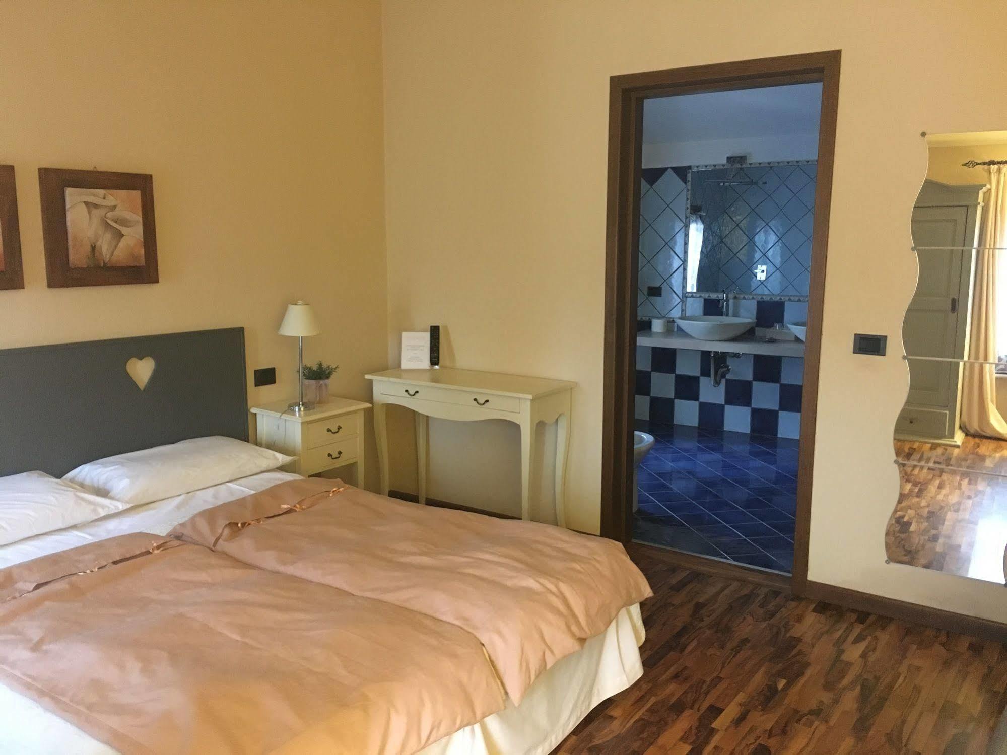 Agriturismo Corte Rocca San Giorgio di Mantova Exteriör bild