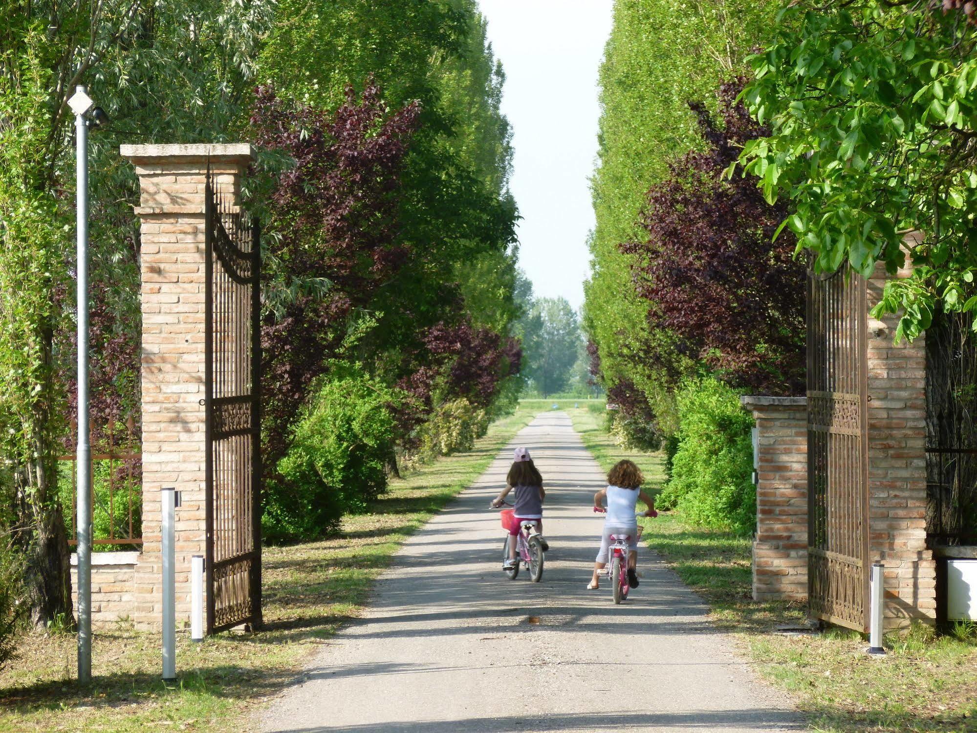 Agriturismo Corte Rocca San Giorgio di Mantova Exteriör bild